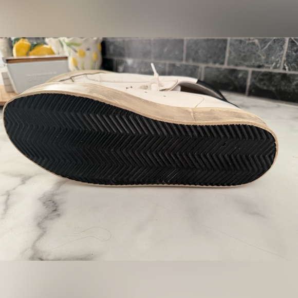 Golden Goose White Leather Hi Star Sneakers with Black Heel - Picture 6 of 7